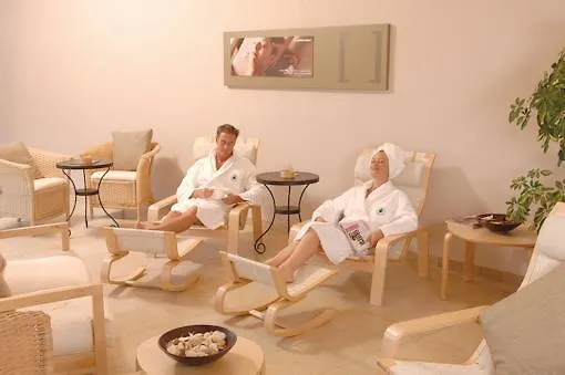 キンタ ダ フロレスタ サント アントーニオ ゴルフ＆スパ 4* ブデンス