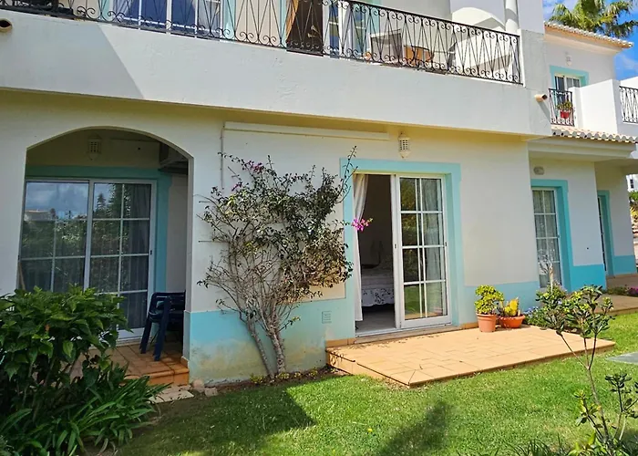 キンタ ダ フロレスタ サント アントーニオ ゴルフ＆スパ 4* ブデンス