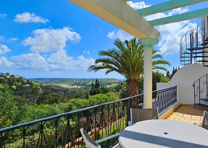 キンタ ダ フロレスタ サント アントーニオ ゴルフ＆スパ ブデンス