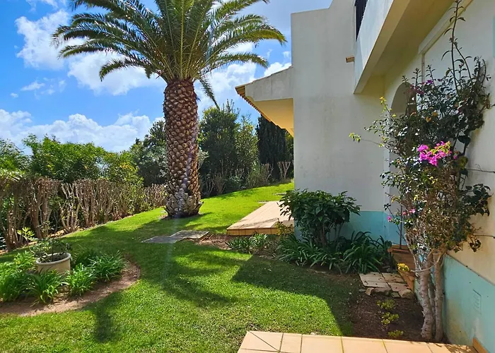 キンタ ダ フロレスタ サント アントーニオ ゴルフ＆スパ 4* ブデンス